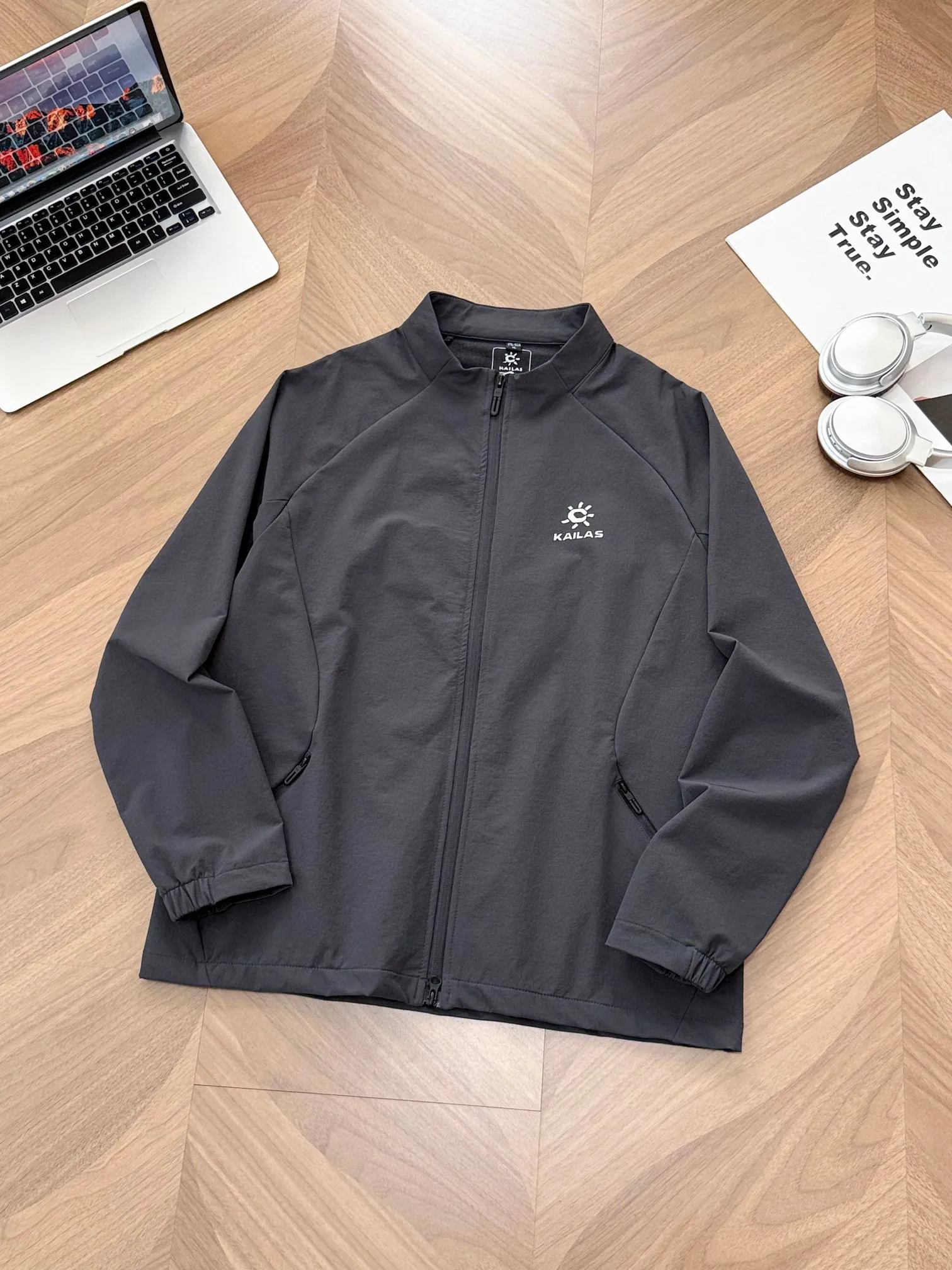 9978# KAILAS Quality M 8 Classiclogo// ， ， ， ， 。 ， ， 。 ， ， 、 、 、 。 Breathable ！ ， ， 。 ， ， 。 ， ， 。 ， 。 、 、 ， Quality Versatile， ， : Black Gray Size : L-4xl